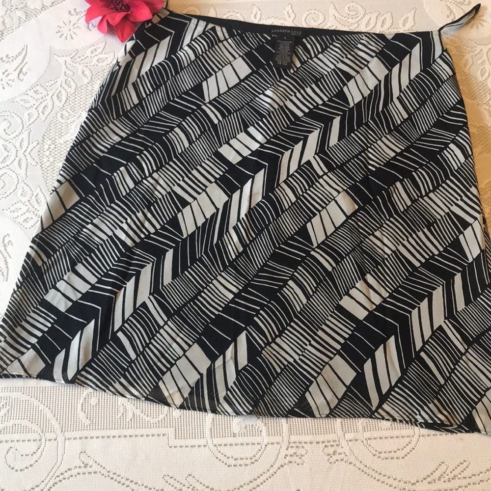 Kenneth Cole new york Graphic design silk skirt 💫